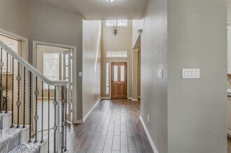 2476 Lakewood Dr in Grand Prairie, TX - Building Photo - Building Photo