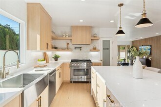 3945 S Norton Ave in Los Angeles, CA - Building Photo - Building Photo