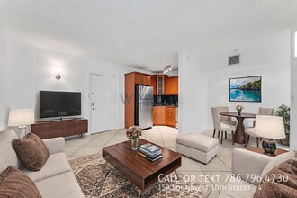 150 SW 10th St in Miami, FL - Building Photo - Building Photo
