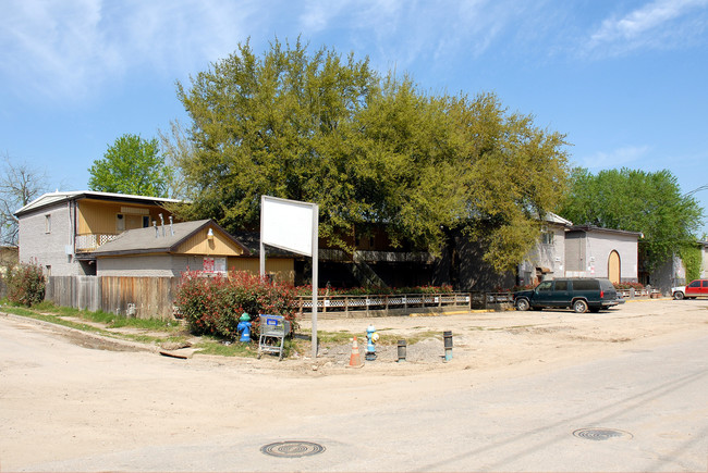 Chaffin Arms Apartments in Houston, TX - Foto de edificio - Building Photo