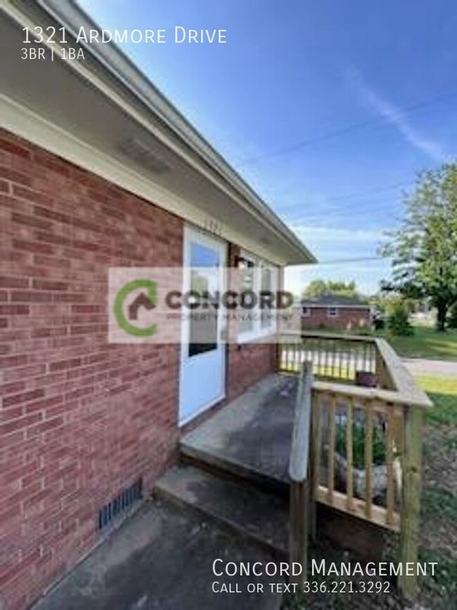 1321 Ardmore Dr in Greensboro, NC - Building Photo - Building Photo