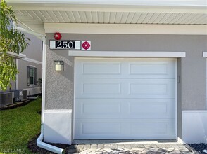 250 Indies Dr E in Naples, FL - Building Photo - Building Photo