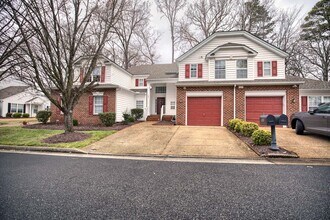 308 Charleston Way in Newport News, VA - Building Photo - Building Photo