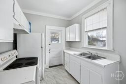 427 E 49th St in Savannah, GA - Building Photo - Building Photo