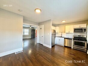 217 E 46th St in Kansas City, MO - Building Photo - Building Photo