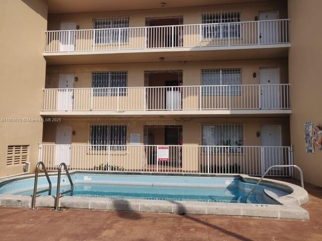 2300 SW 3rd Ave in Miami, FL - Building Photo - Building Photo