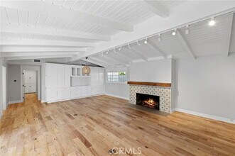 203 Via Nice in Newport Beach, CA - Building Photo - Building Photo