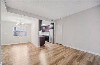 Vassar Terrace in Canoga Park, CA - Building Photo - Building Photo