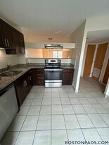 148 N Beacon St in Boston, MA - Building Photo