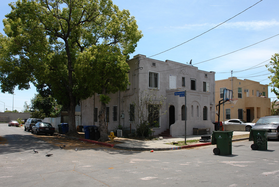 5150 Romaine St in Los Angeles, CA - Building Photo