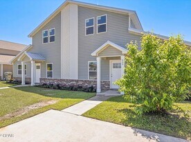 509 E 24th St in Lynn Haven, FL - Building Photo