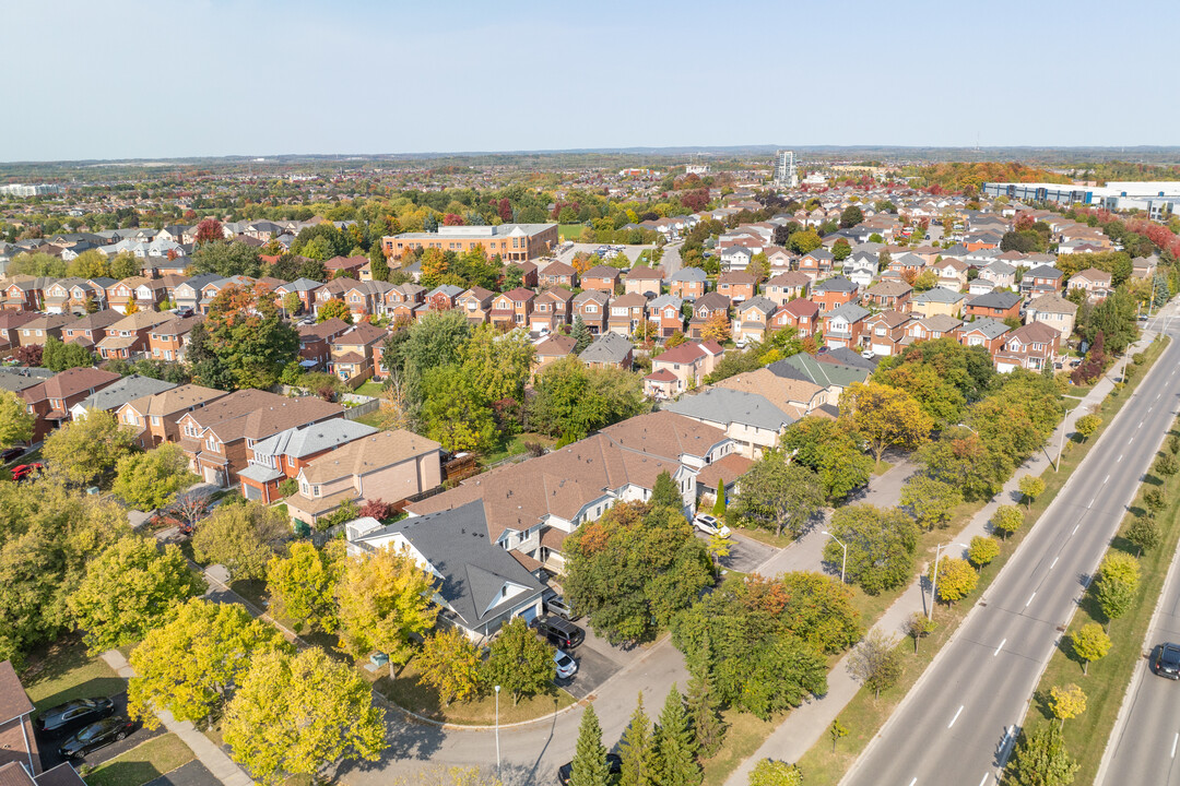 50 Booth Cres in Ajax, ON - Building Photo