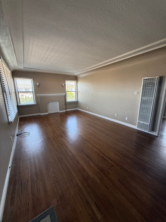 328 W 17th St, Unit 328 w. 17th