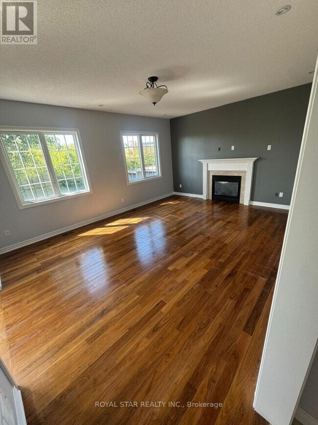 300 Wrigglesworth Crescent in Milton, ON - Building Photo - Building Photo