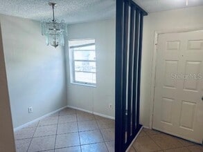 7132 Waterside Dr in Tampa, FL - Building Photo - Building Photo