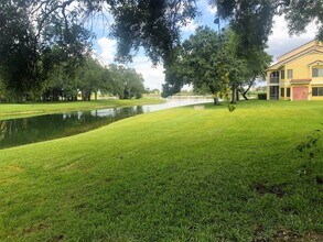 2341 NW 33rd St, Unit 406 in Oakland Park, FL - Foto de edificio - Building Photo