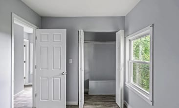 21 W Sunnyside Way in Troy, NY - Building Photo - Building Photo