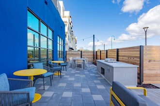 River Row in Santa Cruz, CA - Building Photo - Building Photo