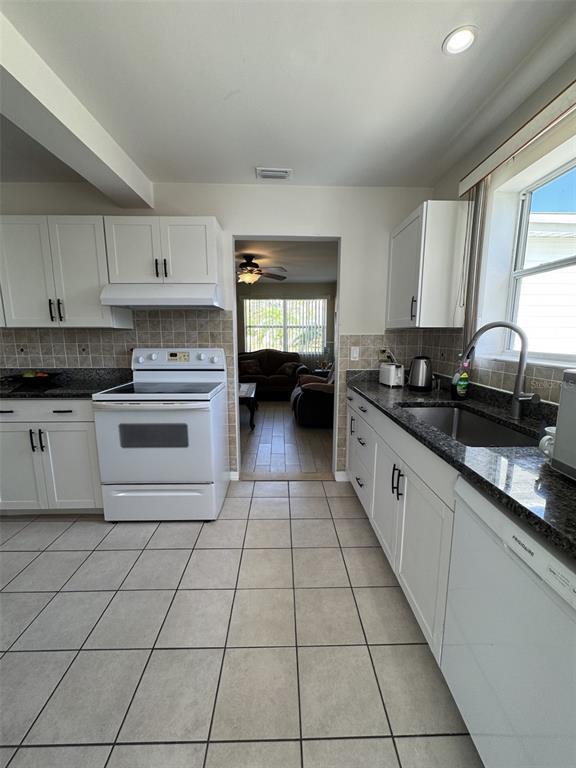 5277 Grobe St in North Port, FL - Building Photo - Building Photo