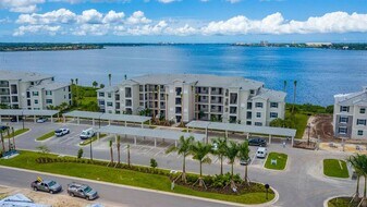 910 Tidewater Shores Loop in Bradenton, FL - Building Photo