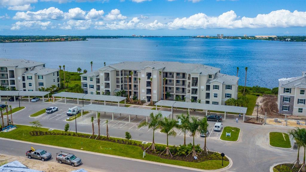 910 Tidewater Shores Loop in Bradenton, FL - Building Photo