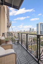 758 N Larrabee St in Chicago, IL - Foto de edificio - Building Photo