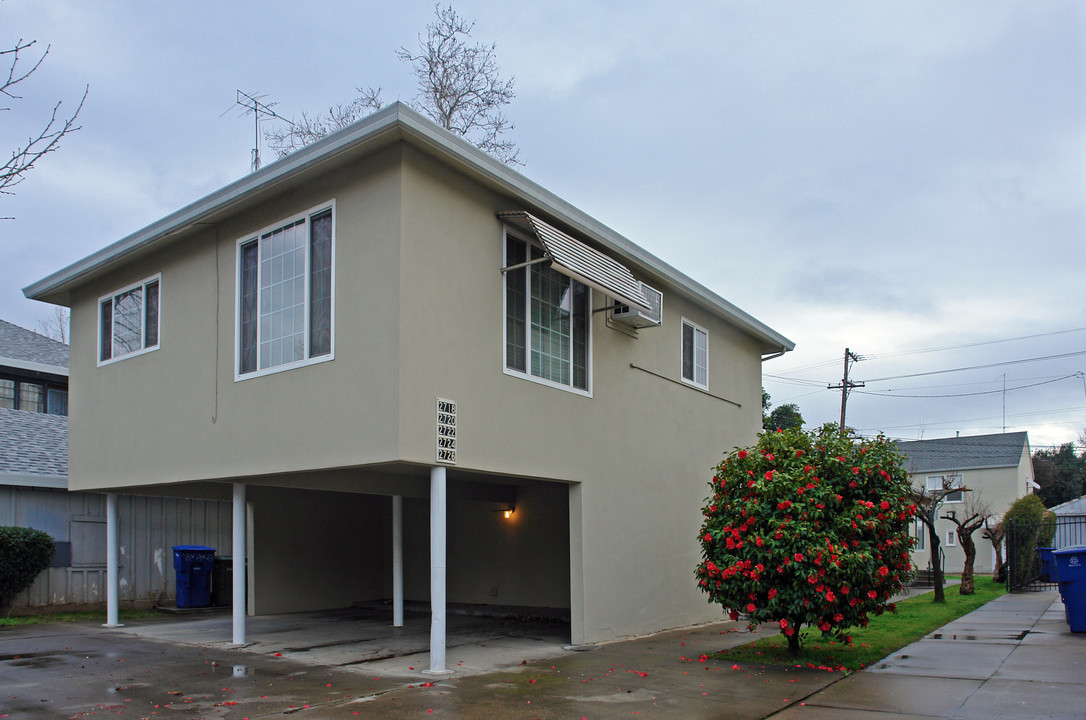 2722 S St in Sacramento, CA - Foto de edificio