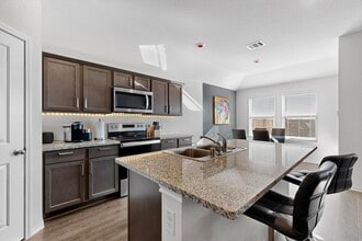 4210 Showboat Ln in Forney, TX - Foto de edificio - Building Photo