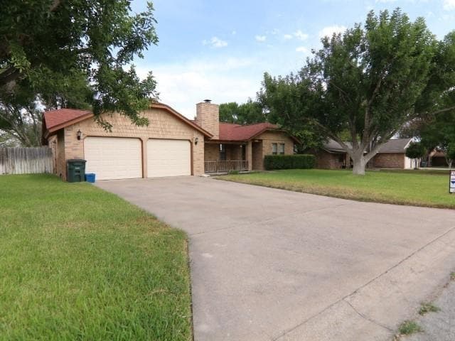 202 Medicine Bow Trail in Del Rio, TX - Building Photo - Building Photo