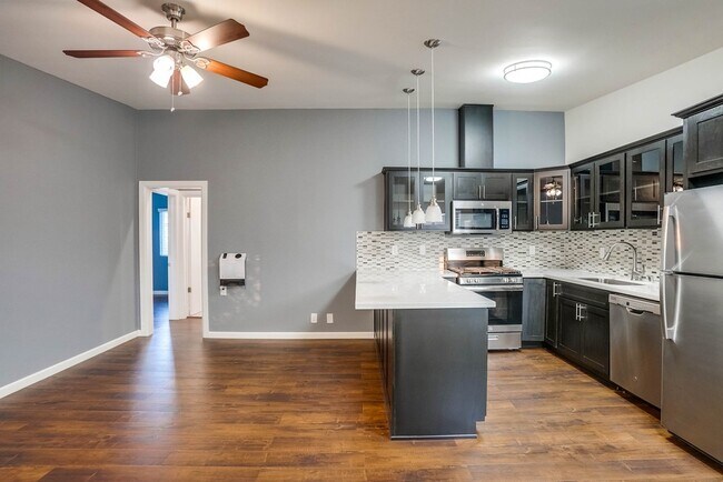 3105 W 27th St in Los Angeles, CA - Building Photo - Building Photo