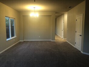 303 Pelican Hill Ct in Ione, CA - Building Photo - Building Photo