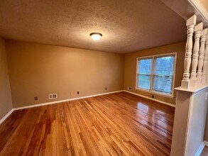 5207 Foraker Cir in Louisville, KY - Building Photo - Building Photo