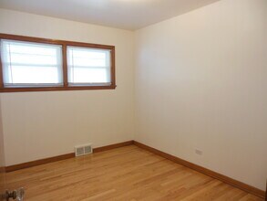 508 E Butterfield Rd in Elmhurst, IL - Building Photo - Building Photo