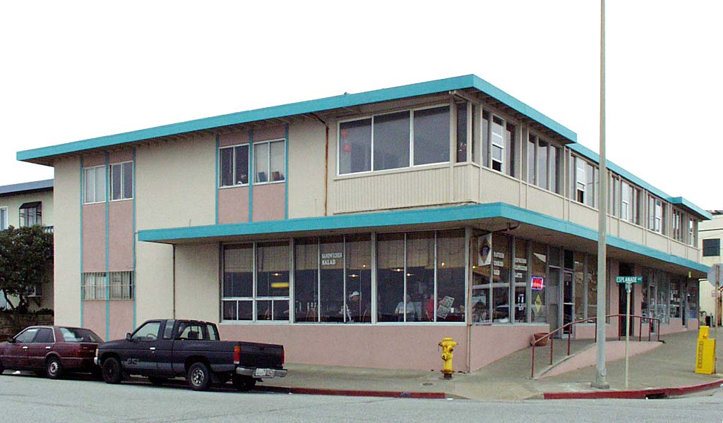 5-45 W Manor Dr in Pacifica, CA - Foto de edificio