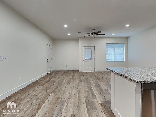 5803 E Bristol St in Wichita, KS - Building Photo - Building Photo