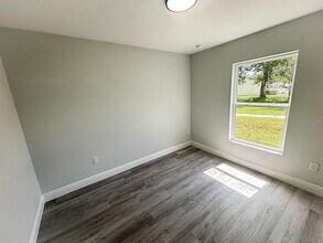 1725 Crystal Grove Dr in Lakeland, FL - Building Photo - Building Photo