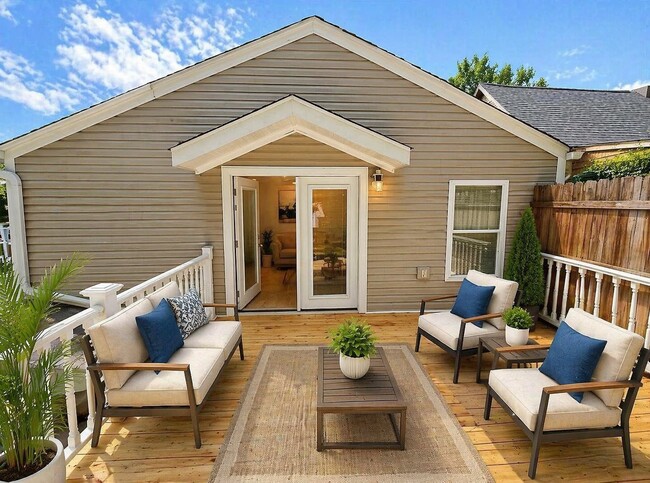 635 Valley St in Oakmont, PA - Foto de edificio - Building Photo