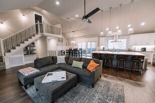 2104 Almand Dr in Bentonville, AR - Building Photo