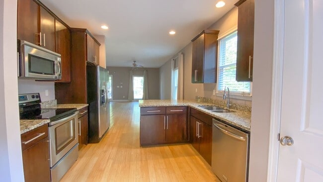 349 N Pope St in Athens, GA - Foto de edificio - Building Photo