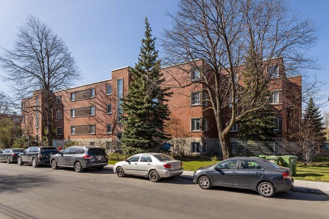 1620 Crevier Rue in St. Laurent, QC - Building Photo - Building Photo