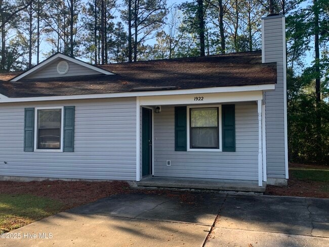 property at 1922 Countrywood Blvd