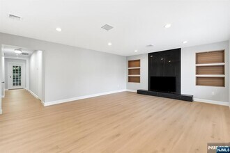 15 Barnes Dr in Ridgefield Park, NJ - Building Photo - Building Photo