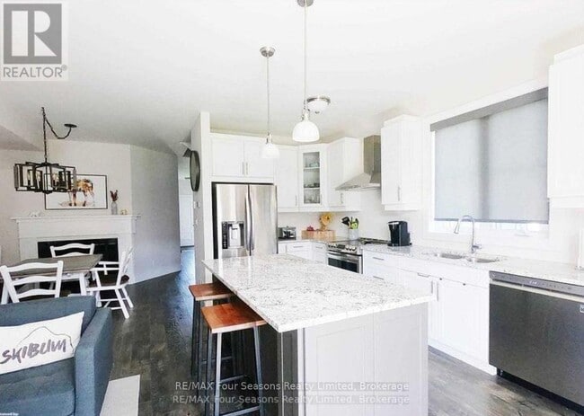 309 Yellow Birch Cres in Blue Mountains, ON - Building Photo - Building Photo