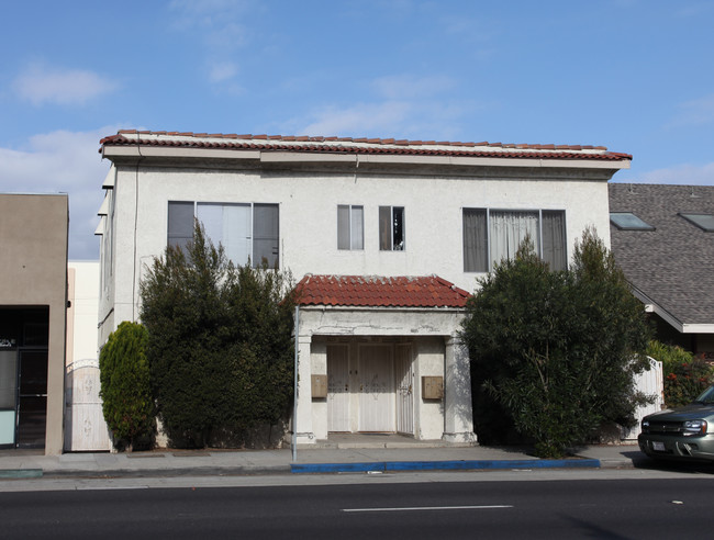 3827 E 7th St in Long Beach, CA - Building Photo - Building Photo