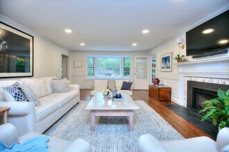 55 Blueberry Hill Rd in Weston, CT - Building Photo - Building Photo