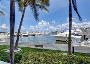 804 E Windward Way in Lantana, FL - Foto de edificio - Building Photo