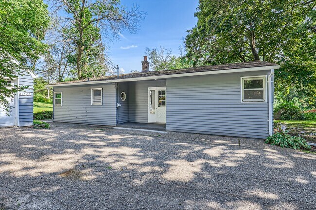 4001 Tonkawood Rd in Minnetonka, MN - Building Photo - Building Photo