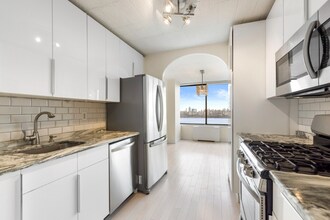 9060 Palisade Ave in North Bergen, NJ - Building Photo - Building Photo