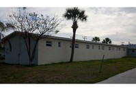 Jensen Beach Apartments in Jensen Beach, FL - Foto de edificio - Building Photo