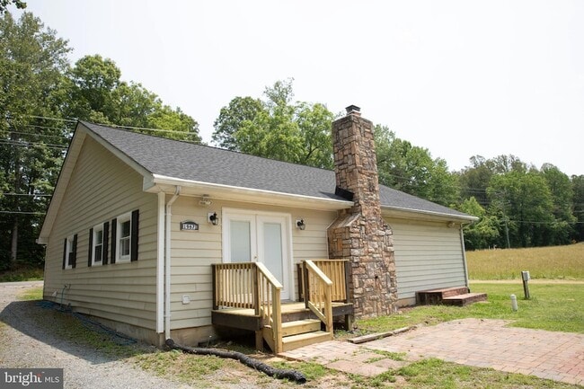 property at 1967 Mountain View Rd